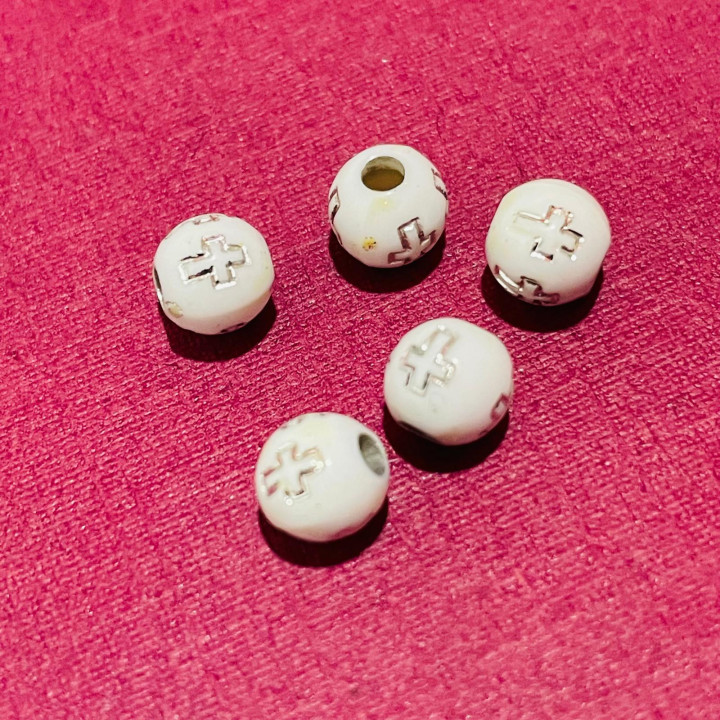 Margele bile Margele bile de trecere din plastic cruce alb si  cod 6587