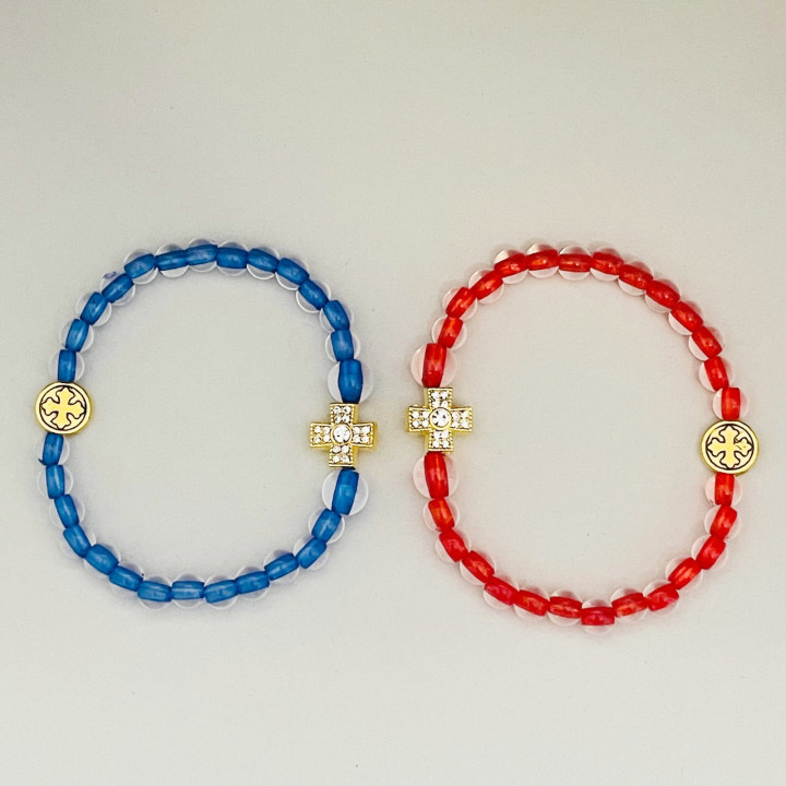 Bratara elastica margele transparente plastic 6mm 2 medalioane metal cruce aurii 1424 set12buc