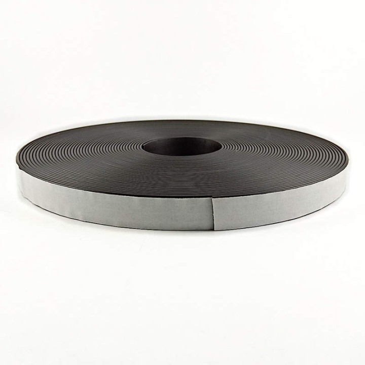 Magneti | Banda magnetica cu adeziv 1.5mmx3cmx15m | 3819