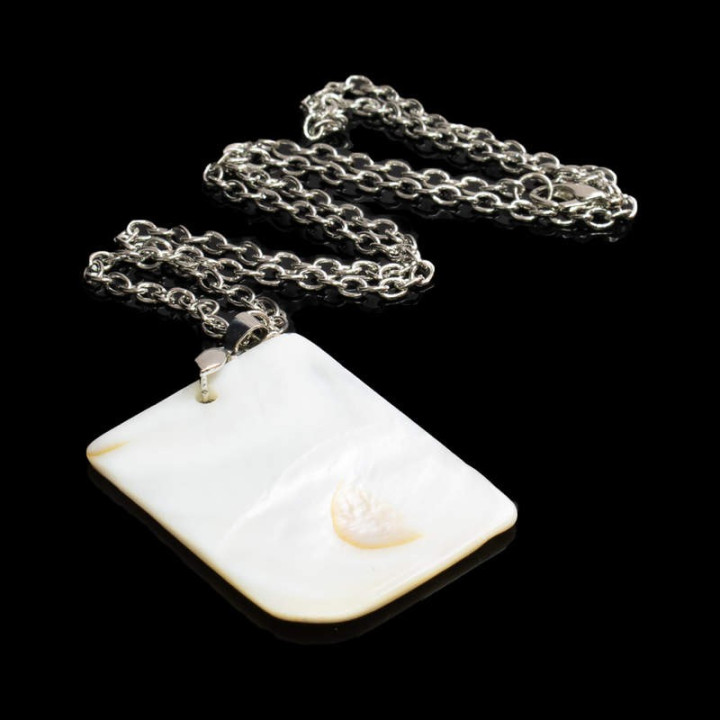 Colportaj Bisericesti.ro | Coliere medalion tip sidef | 1885