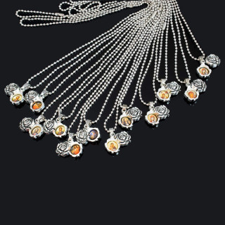 Colportaj Bisericesti.ro | Coliere medalion metalic trandafir care se desface | 1919