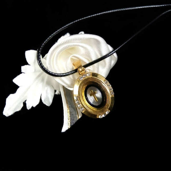 Obiecte bisericesti | Colier medalion oval metalic cu cruce | 1816