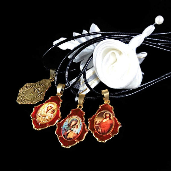 Obiecte bisericesti | Colier medalion Icoana Maicii Domnului | 1871