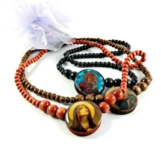 Obiecte bisericesti | Colier medalion rotund din lemn | 1876