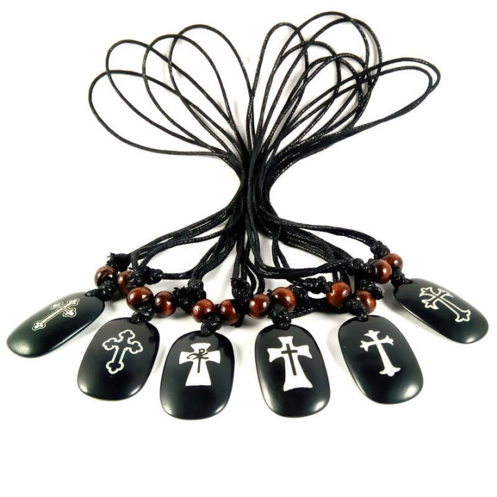 Obiecte bisericesti | Colier medalion oval din plastic | 1877